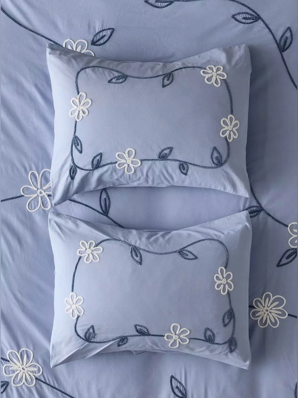 ⭐️NWT Urban Outfitters Falling Vines Embroidered Floral Sham Set Standard Size